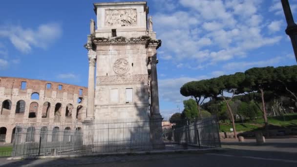 Colosseo vista pianura, nessun popolo sotto un cielo limpido — Video Stock