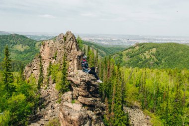 Doğa koruma alanındaki bakış açısı Stolby krasnoyarsk