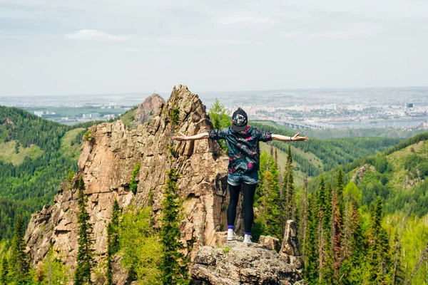 Doğa koruma alanındaki bakış açısı Stolby krasnoyarsk