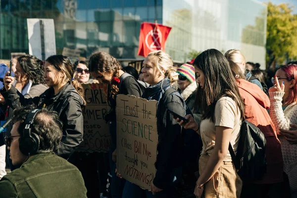 Canada, Vancouver - 27 September, 2019 Striking people at rallie — Stock Photo, Image