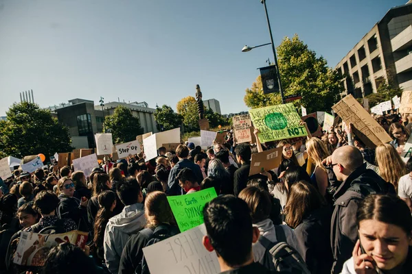 Canadá, Vancouver - 27 de setembro de 2019 Pessoas em greve em rallie — Fotografia de Stock