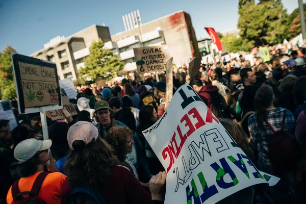 Canada, Vancouver - 27 September, 2019 Striking people at rallie — Stock Photo, Image