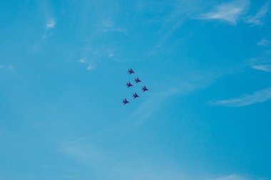 Gökyüzünde sergi ve hava geçidi. Krasnodar Bölgesi, Rusya - Temmuz, 2019.