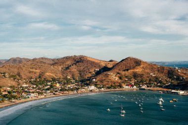 San Juan del sur Körfezi 'nin renkli panoramik manzarası, Nikaragua.