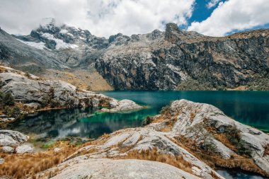 Nev Churup Zirvesi ve Laguna, Huascaran Ulusal Parkı And Dağları, Güney Amerika