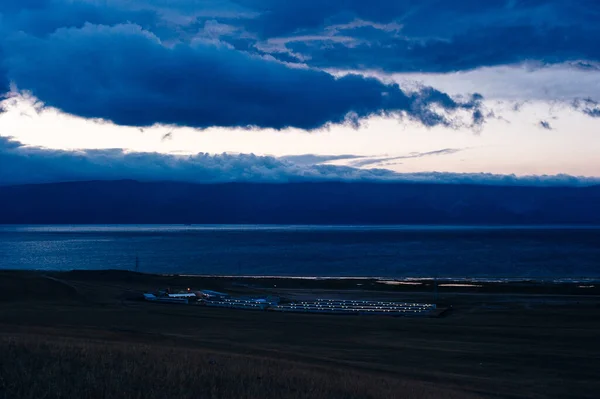 Atardecer Del Tiempo Con Nube Lago Baikal Rusia —  Fotos de Stock