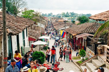 Salento, Kolombiya - Nisan 2019 Salento caddelerinin manzarası, Quindio, Kolombiya Kahve Bölgesi.