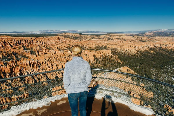 Girl Traveler Viewpoint Bryce Canyon National Park Utah Royalty Free Stock Images