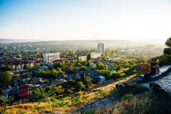 Kilátás a város Pyatigorsk tetejéről Mount Mashuk. — Stock Fotó