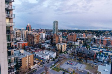 Calgary Alberta Kanada üzerinde gökdelenler yükseliyor - dec, 2019.