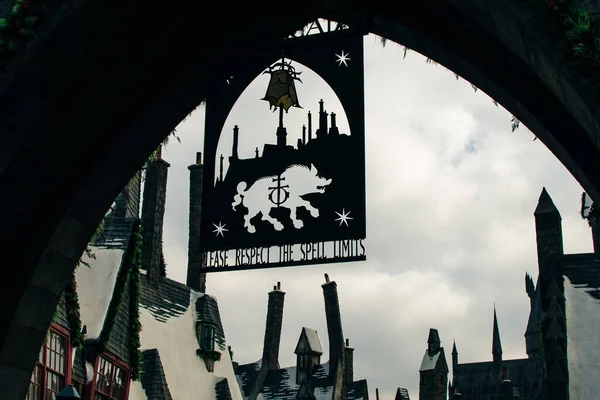 Los Angeles, USA - december, 2019 Harry Potter Hogwarts Castle at Universal Studios Hollywood — Stock Photo, Image