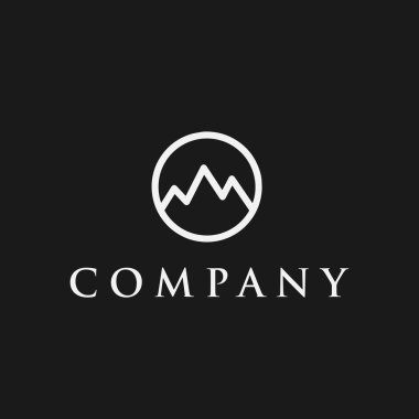 Siyah ve beyaz daire şeklinde dağ simgesiyle logo tasarım şablonu