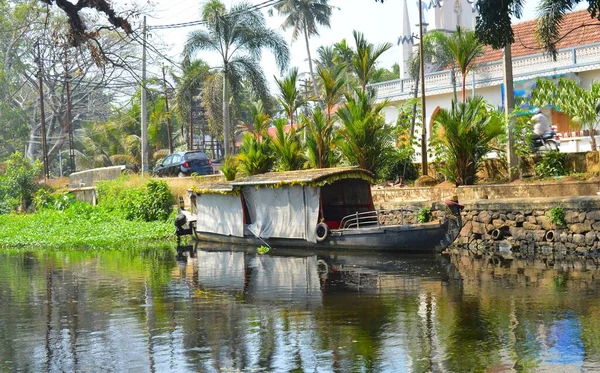 Shikara Teknelerinin Görüntüsü Alleppey Kanalları Boyunca Durgun Turizmiyle Ünlüdür Shikar — Stok fotoğraf