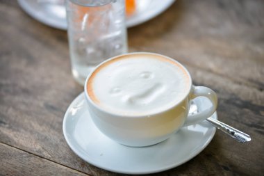 Sabahları güzel sıcak kahve.