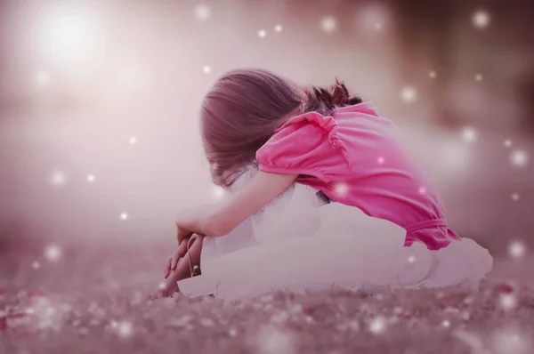 Little Girl Sitting Alone Looking Moon — Stock Photo, Image