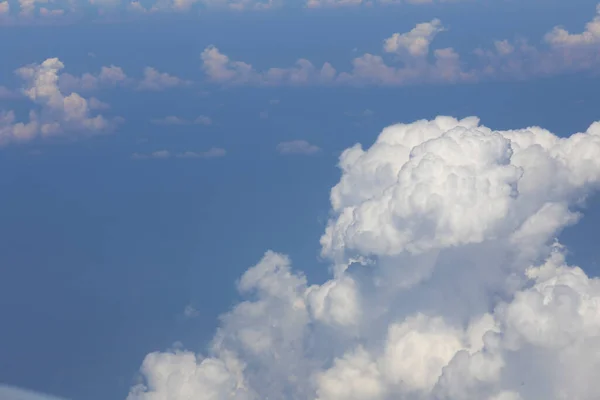 Белые Облака Голубом Небе Фон — стоковое фото
