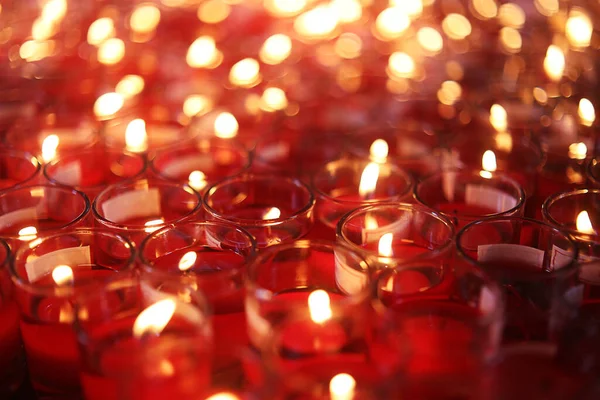 Rote Kerzen Entzündet Feuer — Stockfoto