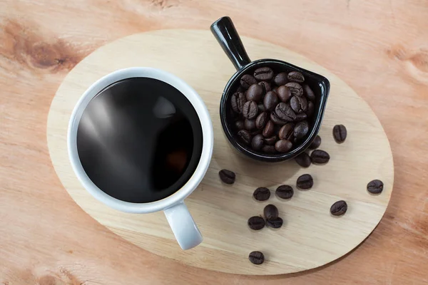 Káva Kapání Styl Stole Horká Káva Šálcích Dřevěném Podnosu Kávová — Stock fotografie