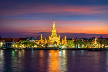 Wat Arun Ratchawararam Ratchawaramahawihan ya da Wat Arun Bangkok Yai bölgesinde bir Budist tapınağıdır.