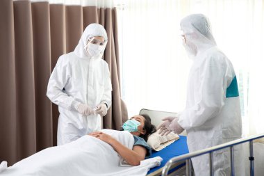 Doktorlar ve çalışanlar COVID 19 'un kontrollü bölge, eyalet karantinasındaki hastaları kontrol edip tedavi etmesini engelleyecek.