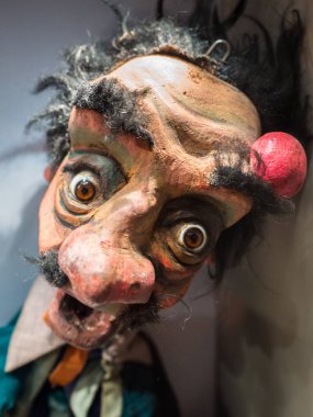 Parma, İtalya - 8 Nisan 2018: Bargnocla kuklalar Parma, İtalya için kale parçasıdır tahta bir kukla olduğunu.