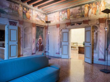 Padua, İtalya - 26 Mayıs 2018: Rönesans freskleri içine bir Venedik villa.