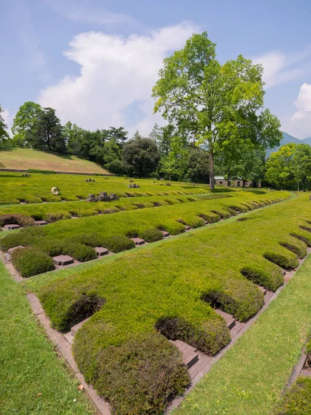 Alman askeri Costermano mezarlığı Belediye Costermano, İtalya'nın Garda Gölü doğu kıyısında dağlık bir bölgede yer