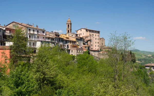 Sassocorvaro, İtalya'nın ortaçağ köyü manzarası. — Stok fotoğraf