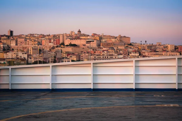 Cagliari Gezien Vanaf Het Dek Van Een Schip Afgemeerd Haven — Stockfoto