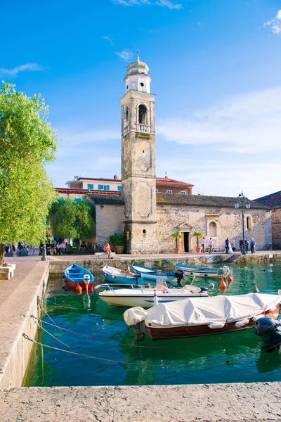 Lazise Itálie Června 2016 Malý Romantický Přístav Lazise Jezera Lago — Stock fotografie