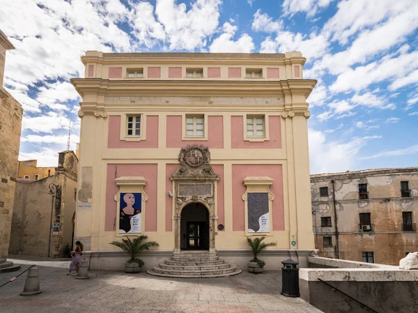 Restaurato edificio storico, trasformato in museo con exhib — Foto Stock