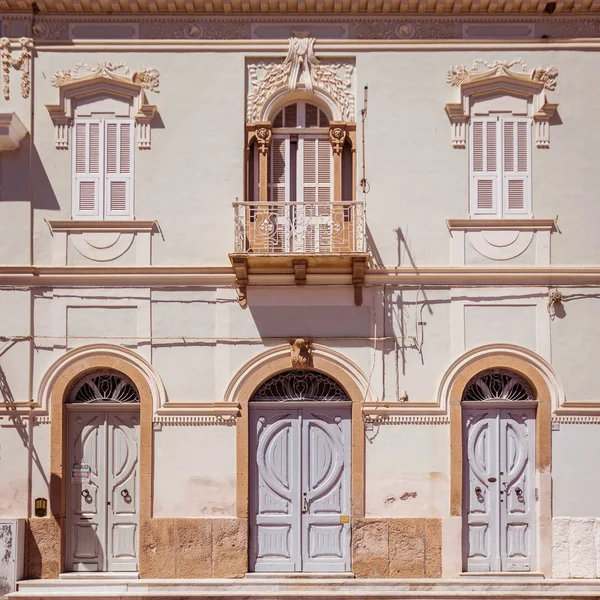 The typical architecture of Carloforte on the island of San Piet — Stock Photo, Image