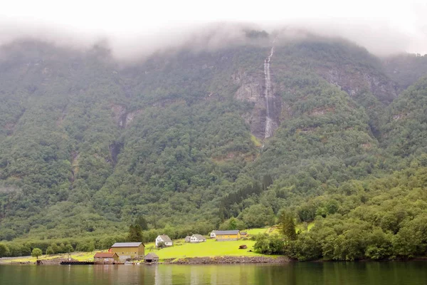 Hauptansicht Des Dorfes Styvi Und Seines Bauernhofmuseums Mit Umliegenden Wasserfällen — Stockfoto