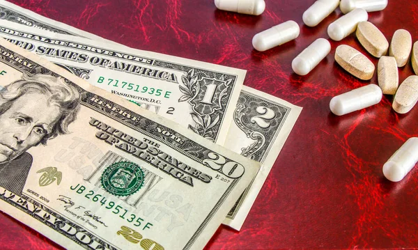 Amerikan parası ve ilacı.