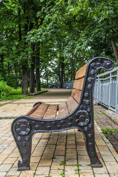 Greene Park 'taki ahşap bank.