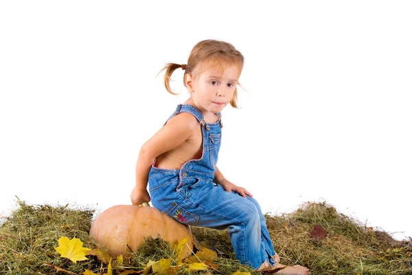 Chica Estilo Country Con Calabaza Sobre Fondo Blanco —  Fotos de Stock