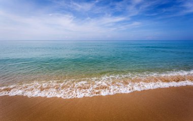 Boş postalar için güzel mavi fikirler. Yazın gökyüzü Turkuaz Bulanık gökyüzü Vintage arka plan doğa. 