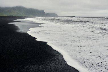 Reynisfjara siyah kumsal