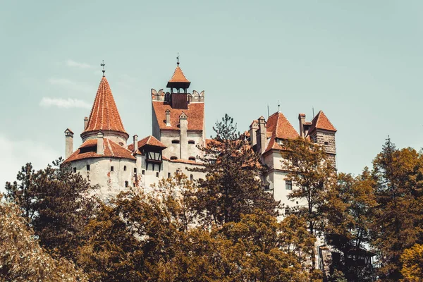 Muinainen Karmiva Linna Bran Draculan Asuinpaikka Transilvaniassa Romaniassa Itä Euroopassa — kuvapankkivalokuva