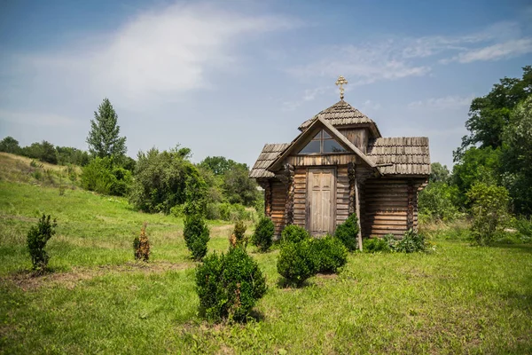 Old Picturesque Wooden Village Chapel — Stock Photo, Image