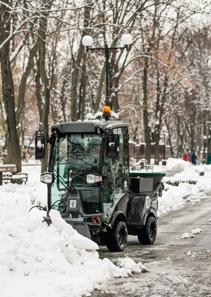 Kiev Ukraine November 2018 City Street Snow Machine Cleaning Streets — Stock Photo, Image