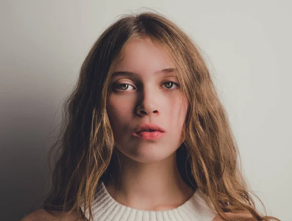 Jeune Fille Adolescente Ans Tenue Décontractée Pose Studio Délicat Portrait — Photo