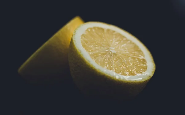Cut Half Juicy Ripe Lemon — Stock Photo, Image