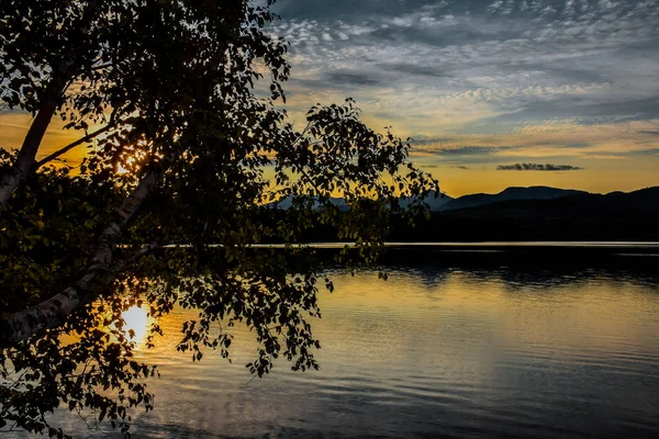 Ηλιοβασίλεμα Στη Λίμνη Winnipesaukee Καλοκαιρινό Τοπίο Στο New Hampshire Ηπα — Φωτογραφία Αρχείου