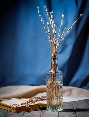 Hassas bahar buket çiçekli söğüt dalı