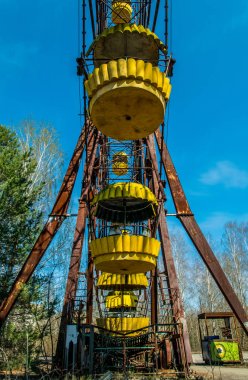 Pripyat 'ın hayalet kasabasında eski dönme dolap. Çernobil Nükleer Santrali 'ndeki kazanın sonuçları