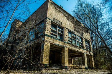Pripyat, Ukrayna kentinde eski terk edilmiş hastane. Çernobil nükleer santralinde nükleer patlamanın sonuçları