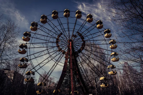 Vieja Noria Ciudad Fantasma Pripyat Consecuencias Del Accidente Central Nuclear — Foto de Stock