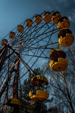 Pripyat 'ın hayalet kasabasında eski dönme dolap. Çernobil Nükleer Santrali 'ndeki kazanın sonuçları