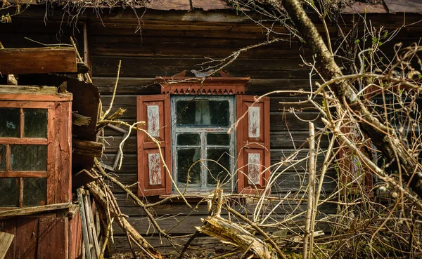 Régi Elhagyatott Vidéki Ház Kizárási Zónában Csernobili Nukleáris Katasztrófa Következményei — Stock Fotó